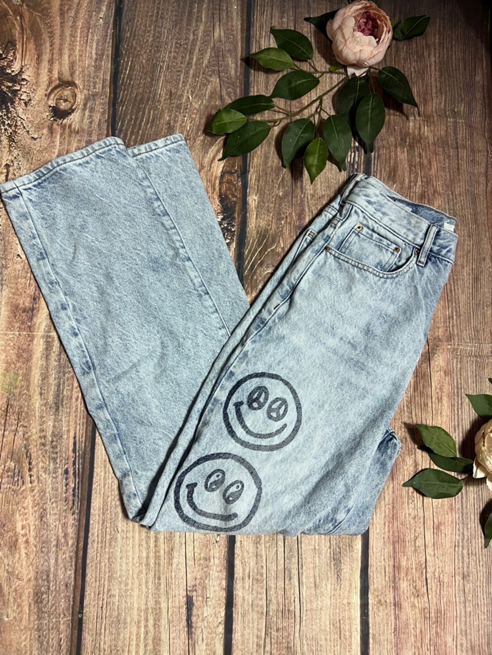 Pacsun women's Light Wash Jeans with Smiley Face Motif